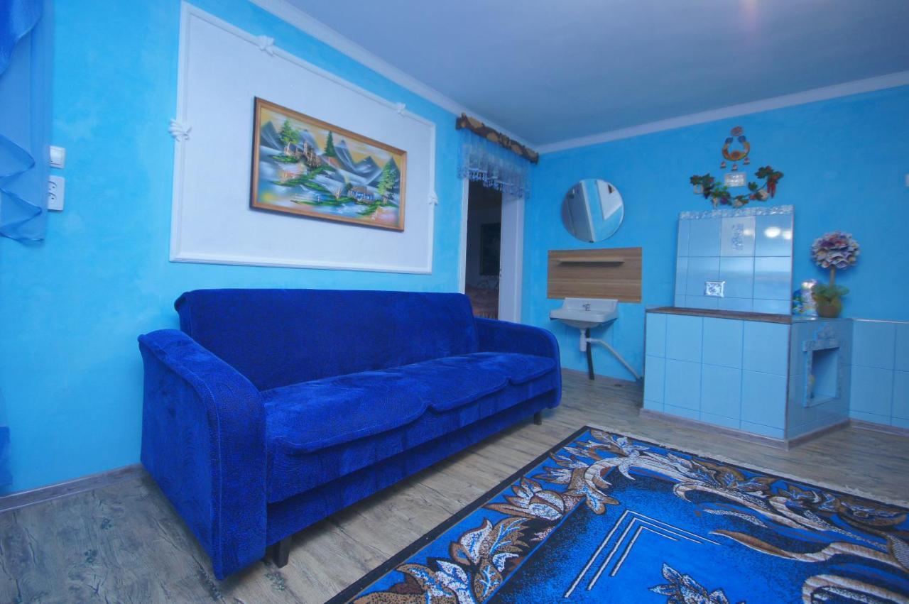 Hotel Аня Рома à Lazeshchyna Extérieur photo